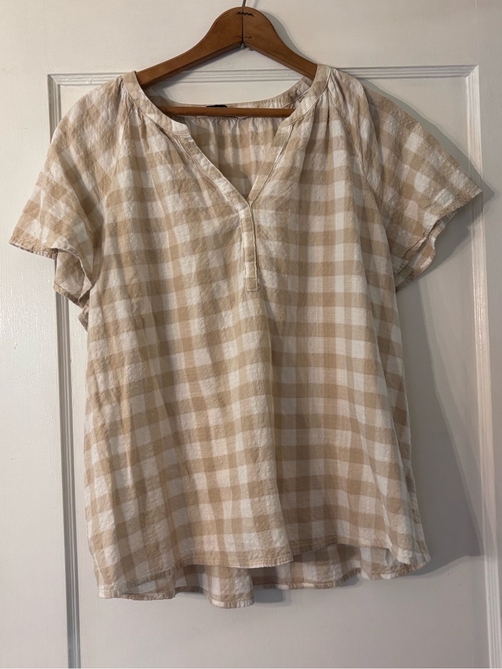 Sonoma  Beige Plaid Short-Sleeve V-Neck Top